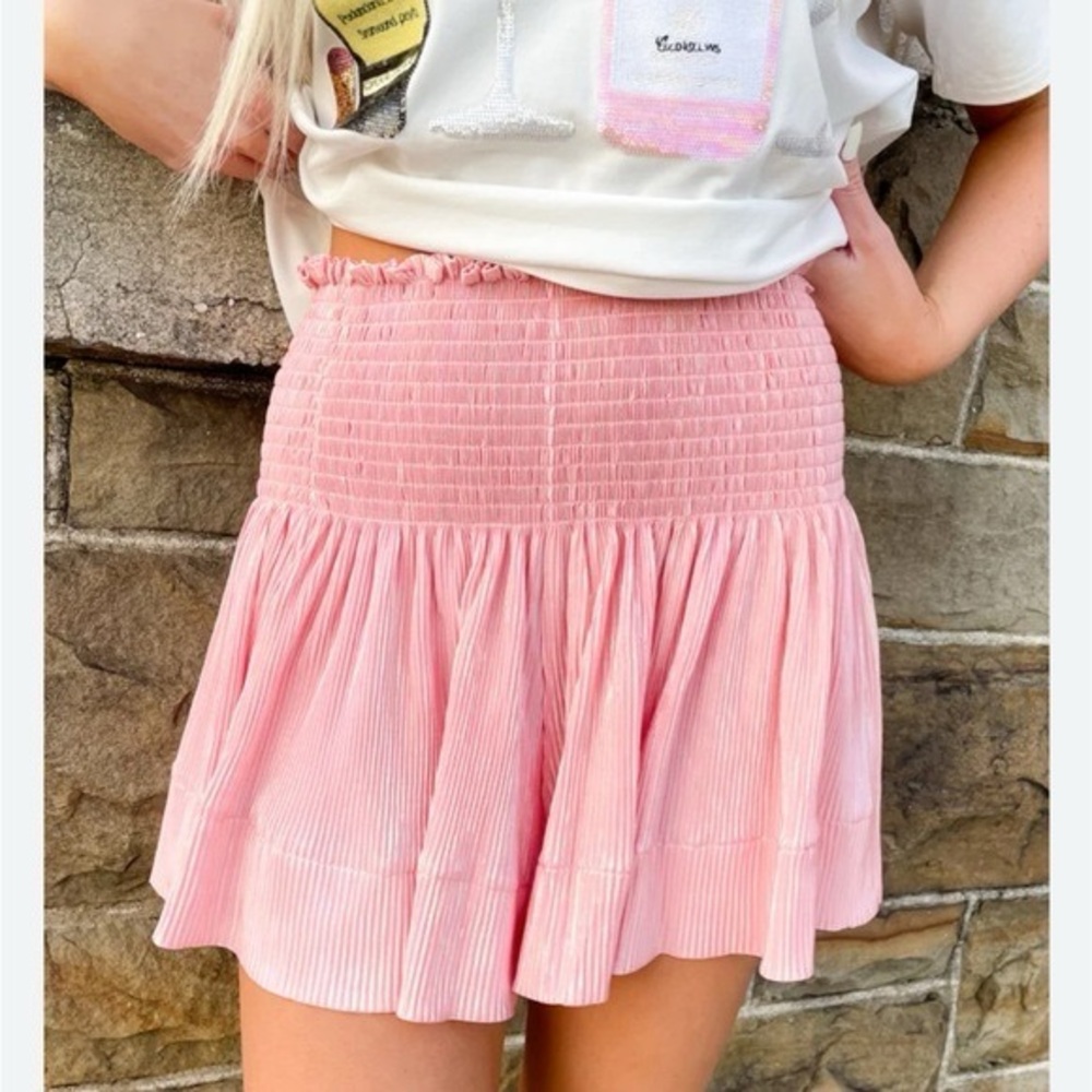 Queen of Sparkles Pleat Swing Shorts - Metallic Pink - Size L